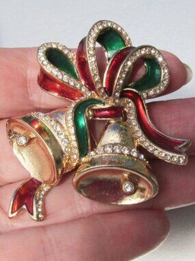 Signed Avon 2015 CHRISTMAS Bells Rhinestone & Enamel Brooch Pin